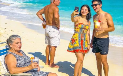 Meine Familie fuhr in den Urlaub nach Cancún, während ich meinen 12-jährigen Sohn beerdigte… und als sie zurückkamen, waren sie obdachlos. Ohne Vorwarnung. Ohne Rückkehrmöglichkeit.