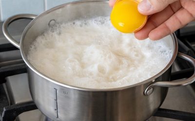 Ein Ei in kochende Milch geben… Das überraschende Hausgeheimnis, das nur wenige kennen