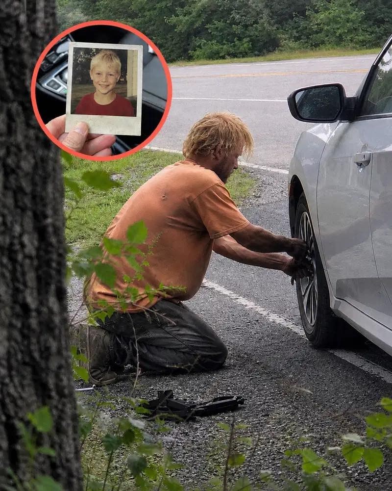 Ein Obdachloser half mir, einen platten Reifen auf der Route 9 zu wechseln, wo mein Sohn vor 20 Jahren verschwand – was er auf meinem Beifahrersitz hinterließ, rührte mich zutiefst.