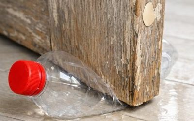 Legen Sie eine Plastikflasche unter die Tür und entdecken Sie einen selbstgemachten Trick, der viele mit seiner Praktikabilität und Wirtschaftlichkeit überrascht.