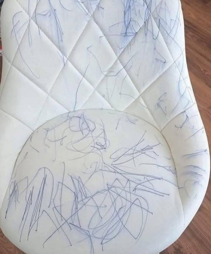 Mein Neffe hat das mit meinem Stuhl gemacht. Was soll ich tun?