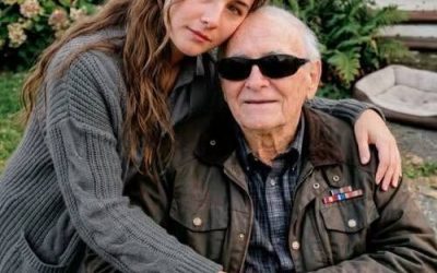 Ich wurde dafür bezahlt, jeden Sonntag die Enkelin eines blinden Kriegsveteranen zu spielen – doch nach seinem Tod veränderte sein letzter Wunsch mein Leben für immer.