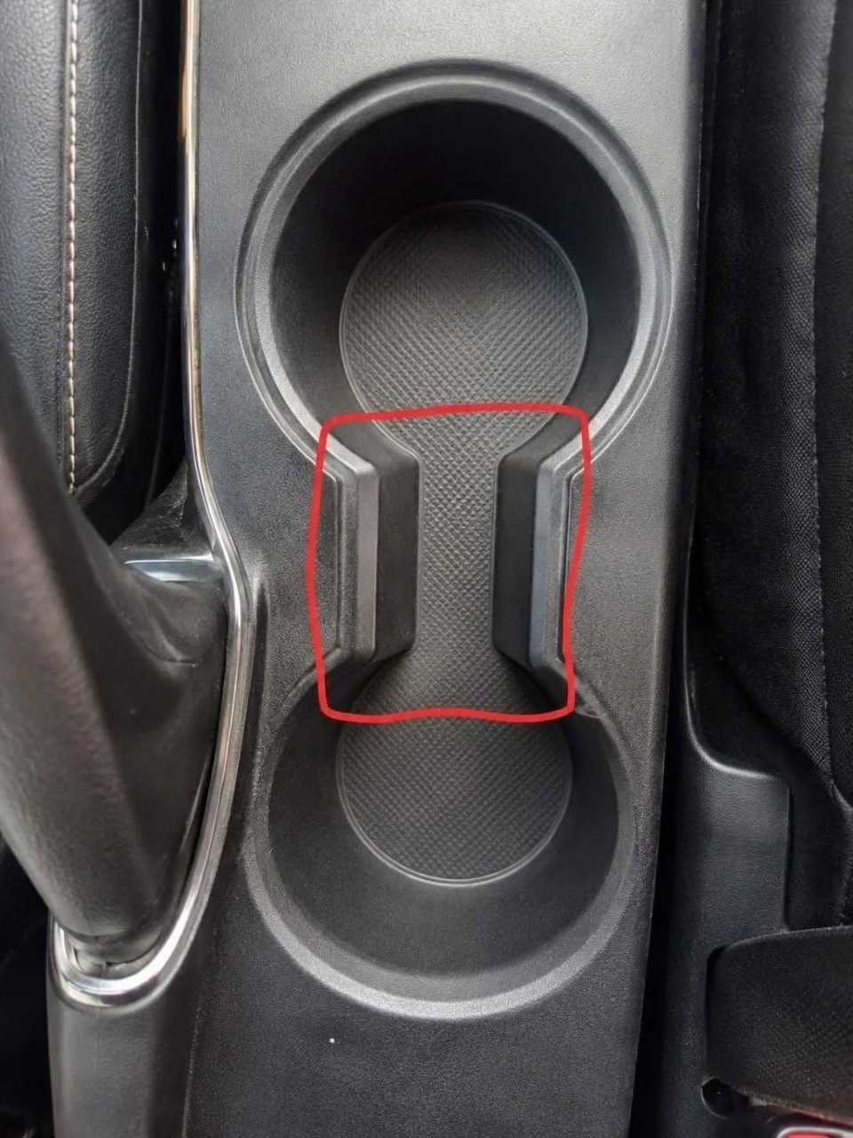Welchen Zweck hat dieser seltsame Zwischenraum zwischen den Glashaltern?