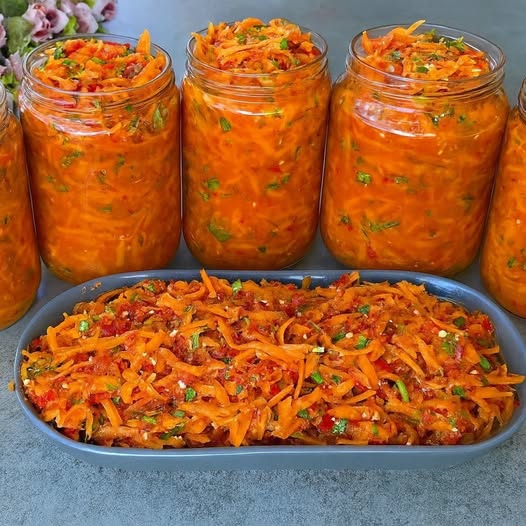 Es muss nicht gekocht werden. Jeder, der es probiert, fragt nach dem Rezept. Selbst wenn man 100 Gläser macht, reicht es nicht. Unglaublich lecker