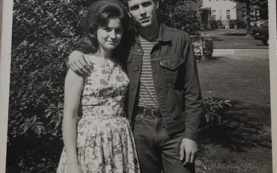 Meine Oma weigerte sich, über einen Sommer von 1968 zu sprechen – dann kam ein Fremder zu ihrer Beerdigung