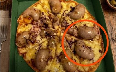 Ich habe abends eine Pizza bestellt. Der Lieferfahrer hat sie mir gebracht. Ich habe sie angenommen und bin in die Küche gegangen, um