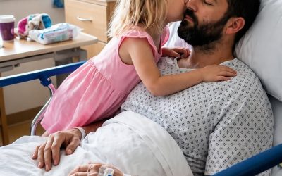 Die Tochter der Putzfrau schlief neben dem im Koma liegenden Millionär… und ein Lied enthüllte den Verrat, den alle verbergen wollten.