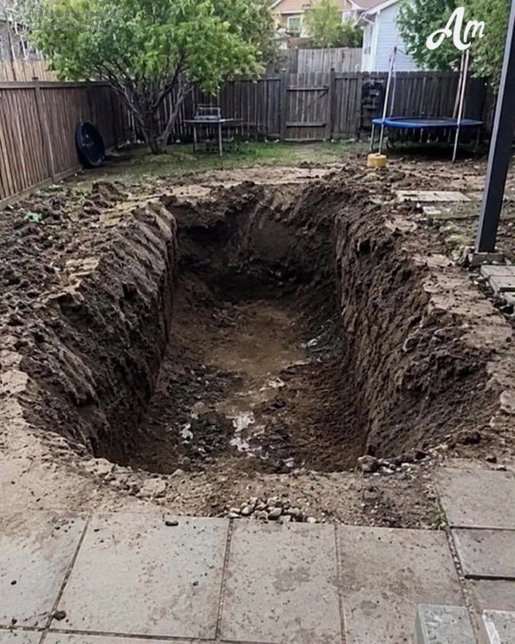 Mein Nachbar hat sich für einen Nachmittag meinen Garten ausgeliehen: Am nächsten Morgen hatte mein Garten ein riesiges Loch und mein Nachbar war verschwunden.