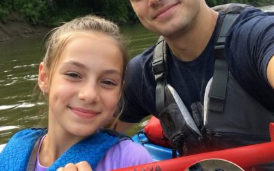 Meine Nichte kehrte von einer Kajaktour mit ihrem Onkel nie zurück. Sieben Jahre später veranlasste mich der Fund in ihrer alten Schwimmweste, den Notruf zu wählen.