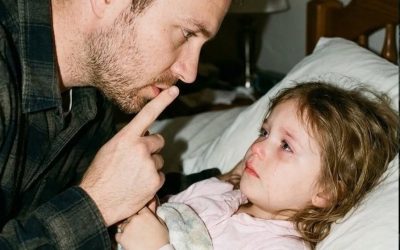 „Papa… mein Rücken tut so weh, ich kann heute Nacht nicht schlafen. Mama hat gesagt, ich soll es dir nicht erzählen.“ Ich war gerade von einer